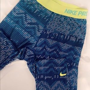 Nike Pro leggings Size Small